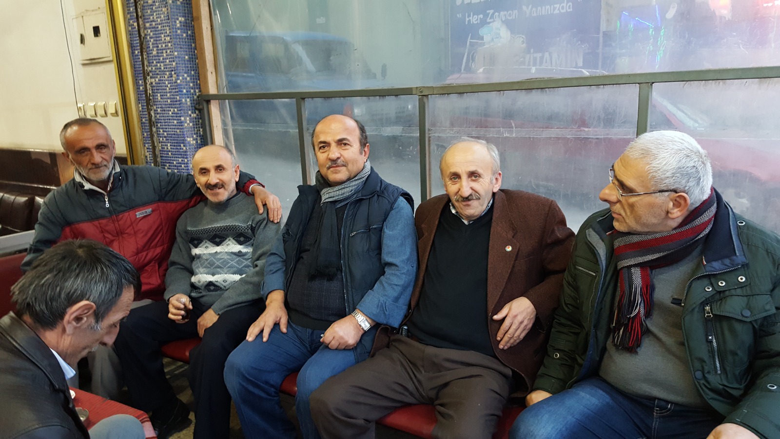 Eğitimci Yazar Hayri Bostan Köşe Yazısı: "Araba Bahane, Gezmek Şahane: Sıla-i Rahim"