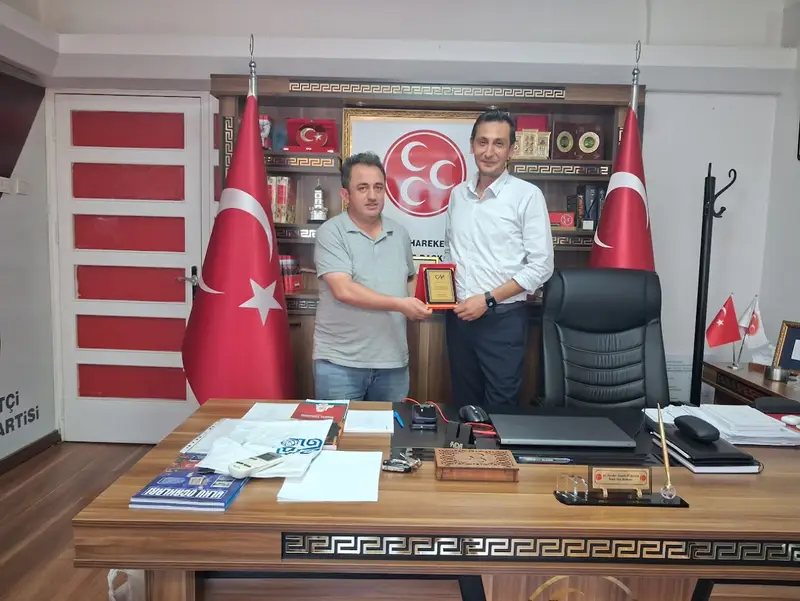 Çavdar Medya’dan MHP İzmit İlçe Başkanı Serdar Semih Türeyen’e Anlamlı Ziyaret ve Plaket Takdimi