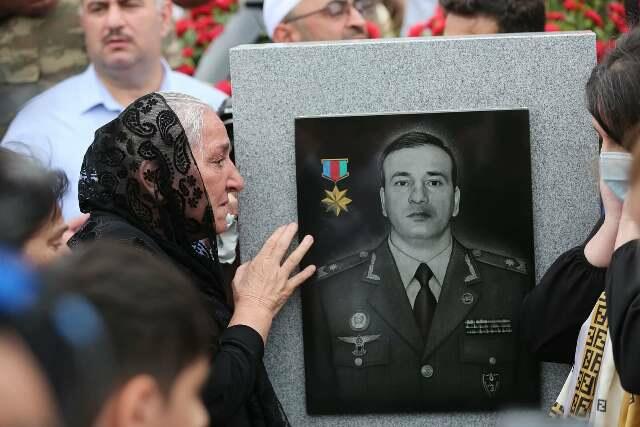 Azerbaycan'ın Kahraman Evladı Polad Haşimov: Vatan Uğruna Yazılan Destan