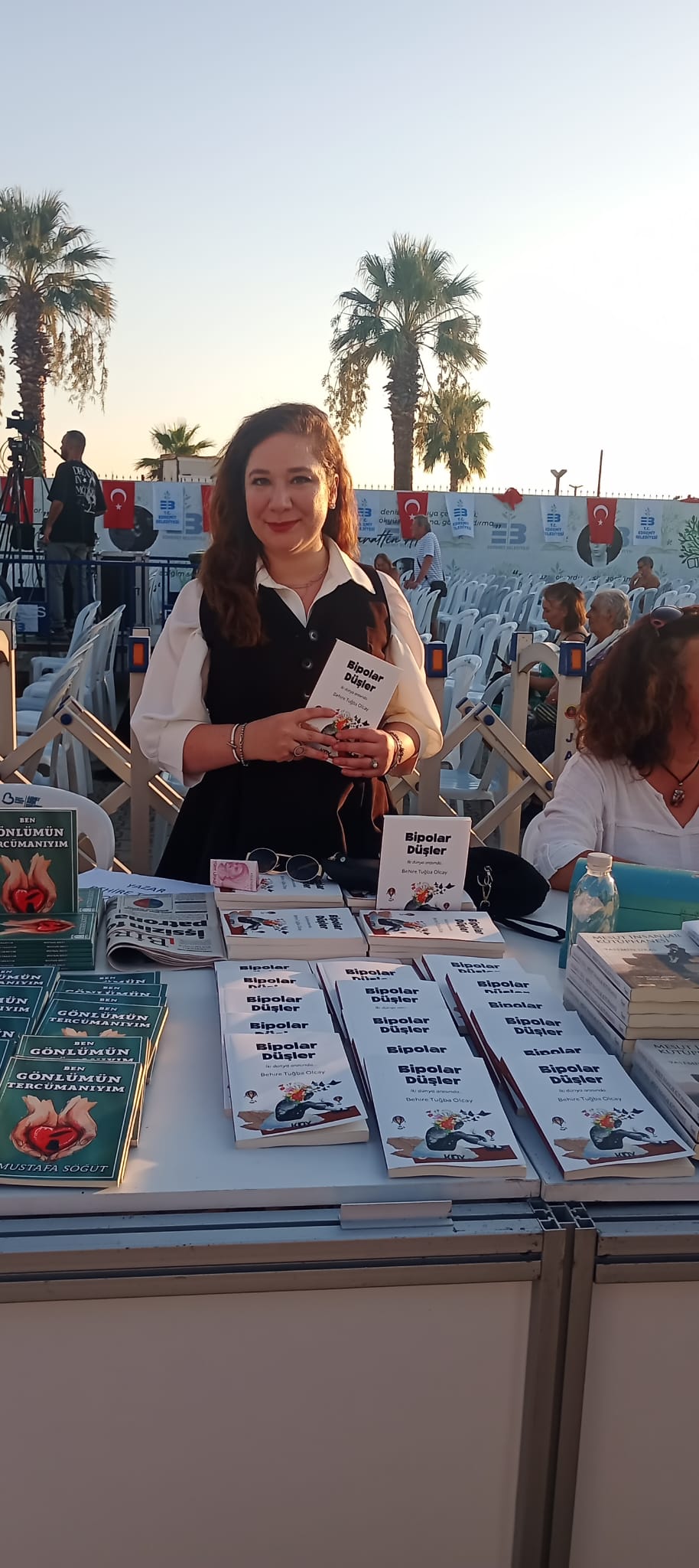 Yazar Behire Tuğba Olcay, “Bipolar Düşler” Kitabıyla Edremit Kitap Fuarı’nda