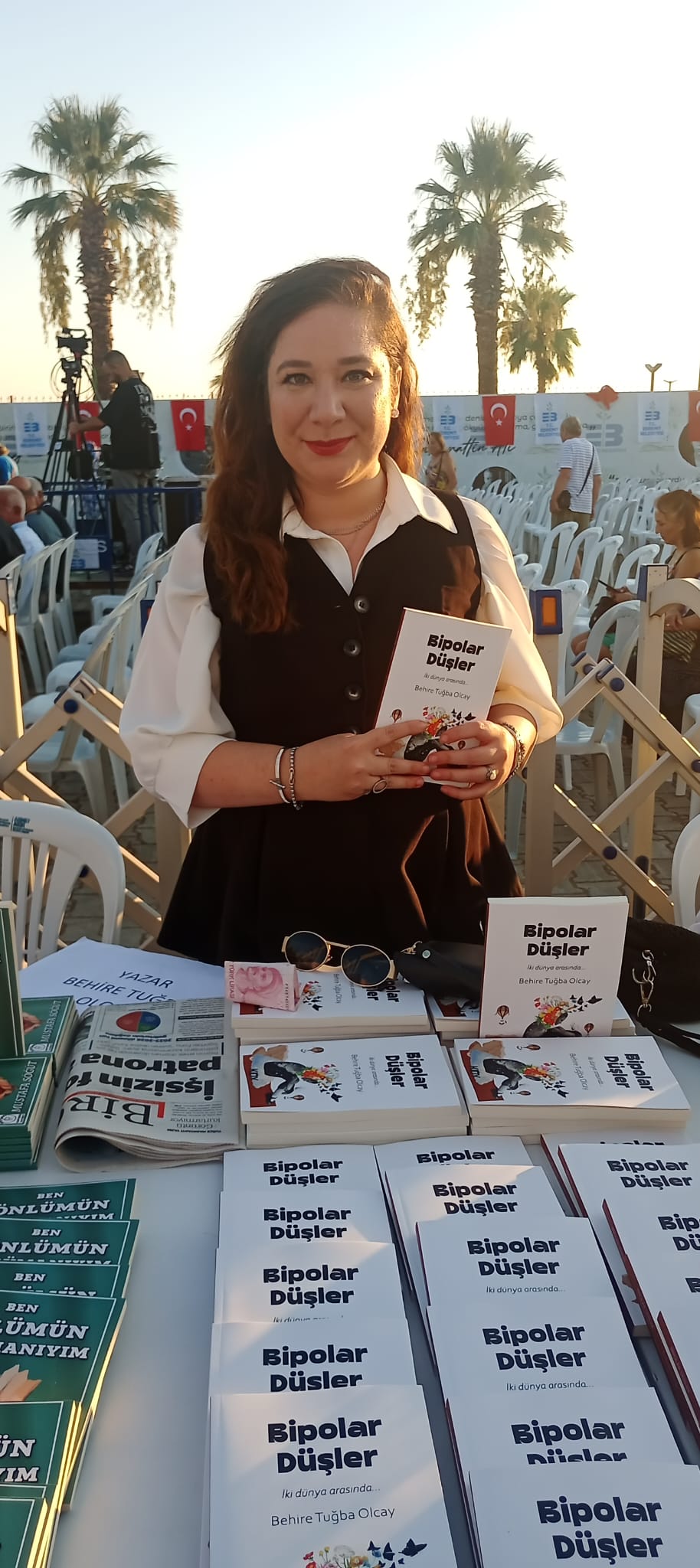 Yazar Behire Tuğba Olcay, “Bipolar Düşler” Kitabıyla Edremit Kitap Fuarı’nda